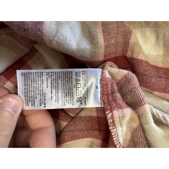 Old Navy The Boyfriend Shirt Size Medium Plaid Long Sleeve Button Down Cotton - Picture 9 of 13